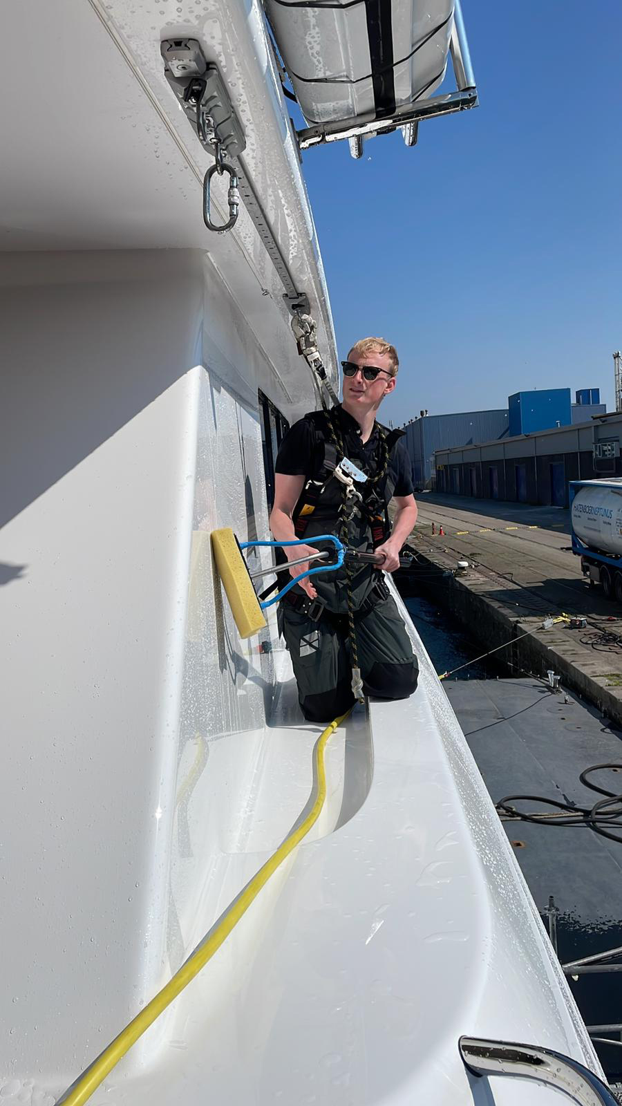 yacht cleaning